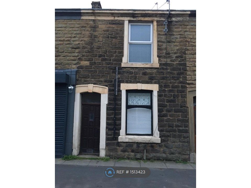 2 bed terraced house to rent in Whalley Road, Clayton Le Moors