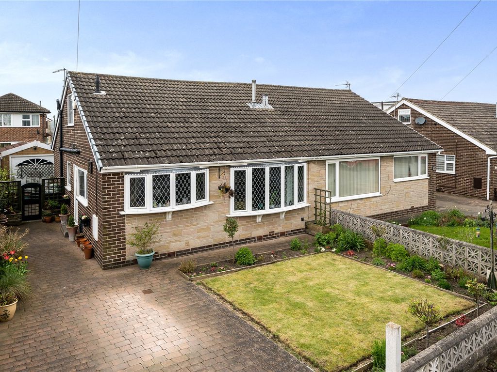 3 bed bungalow for sale in Birch Royd, Rothwell, Leeds, West Yorkshire