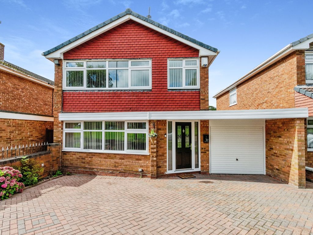 4 bed detached house for sale in Helston Road, Walsall WS5, £400,000