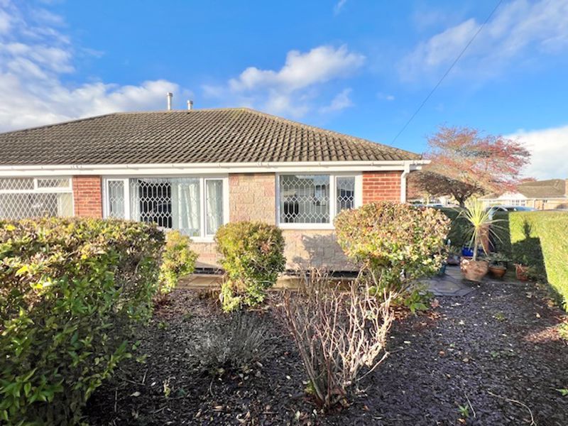2 bed semidetached bungalow for sale in Ashby Close, HoltonLeClay