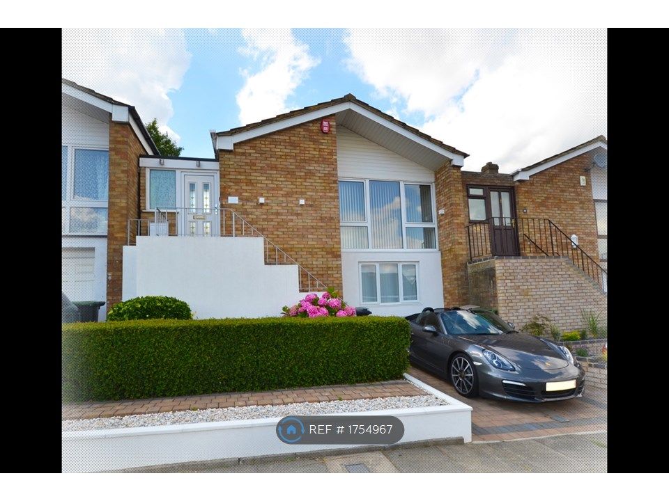 3 bed detached house to rent in Devon Road, Luton LU2 Zoopla