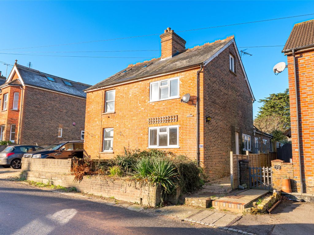 3 bed semidetached house for sale in Maypole Road, Ashurst Wood, East