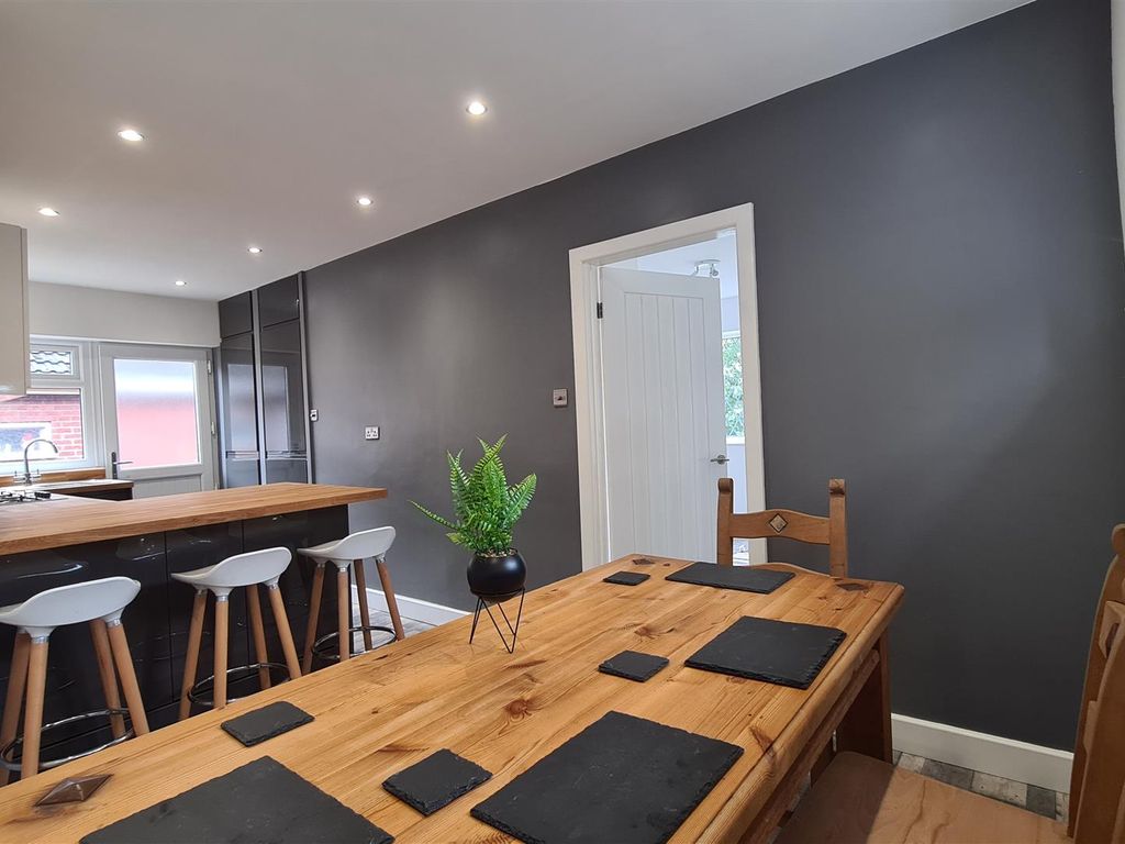 2 bed detached bungalow for sale in Windgate Hill, Conisbrough