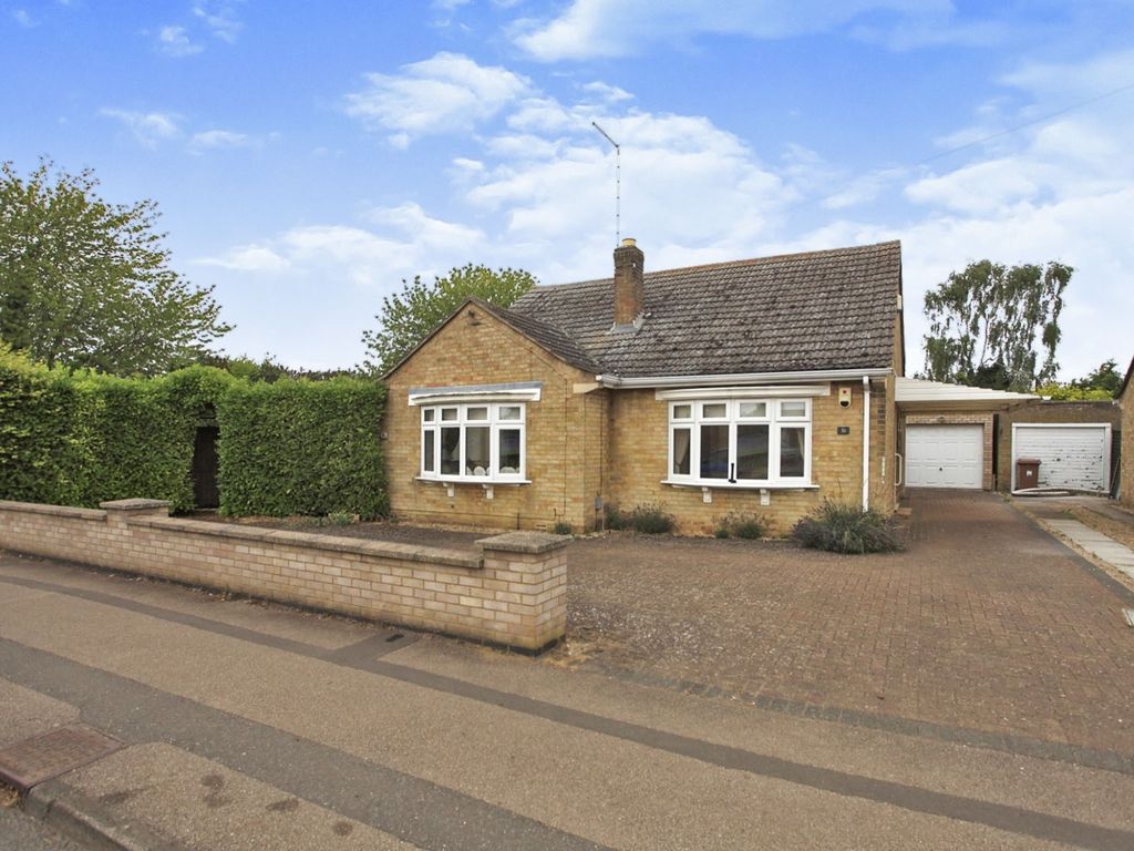 2 bed detached bungalow for sale in Gunthorpe Road, Peterborough PE4