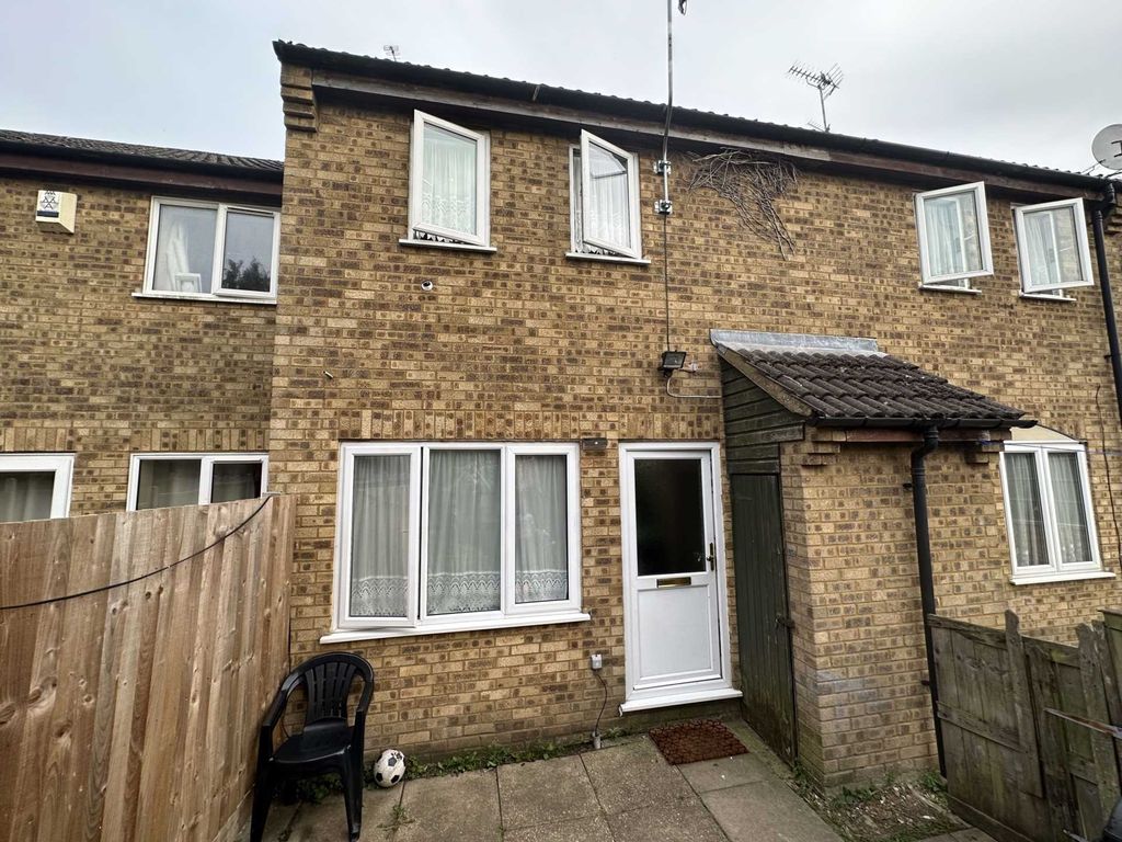 1 bed terraced house for sale in Waller Avenue, Luton LU4, £180,000