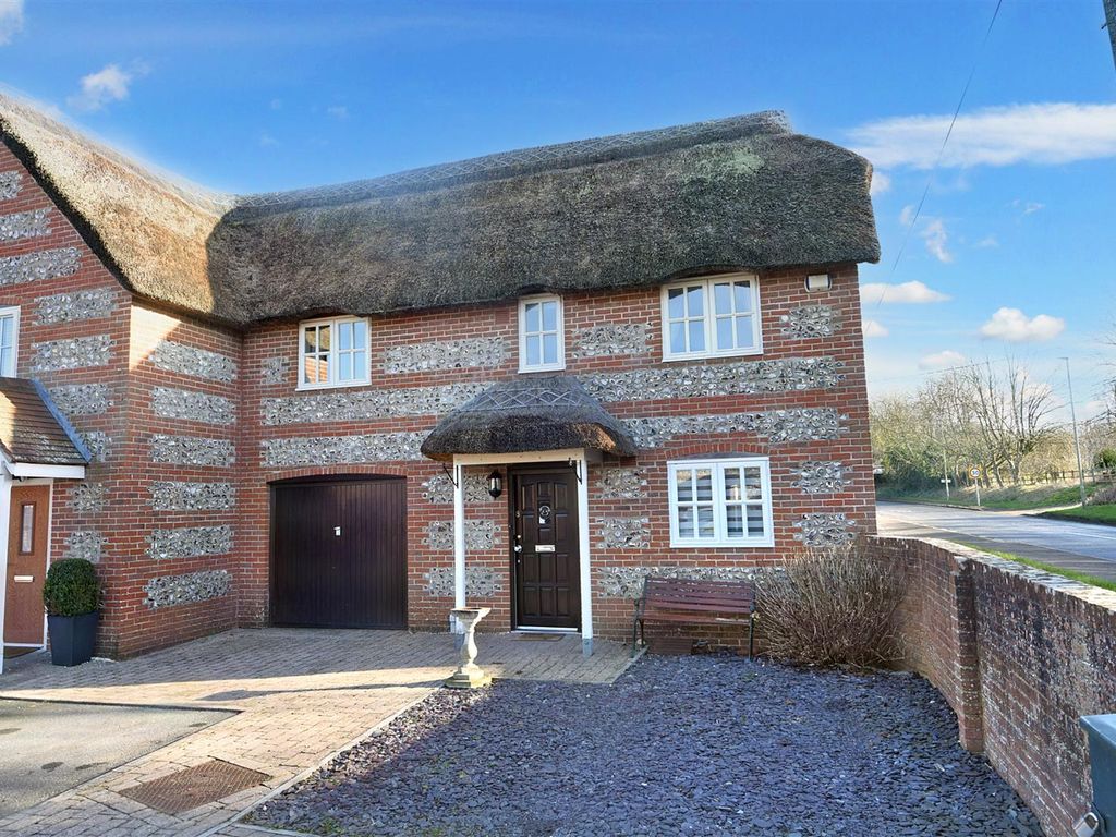 3 bed end terrace house for sale in Newton Gate, Sturminster Newton