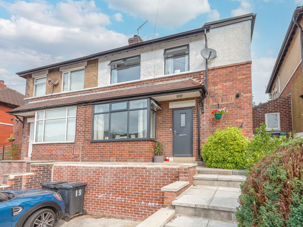 3 bed semidetached house for sale in Lower Laith Avenue, Todmorden