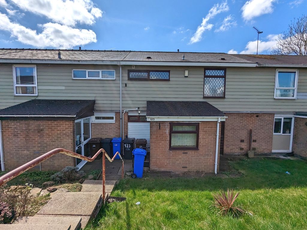 3 bed terraced house for sale in Lingfoot Crescent, Jordanthorpe S8