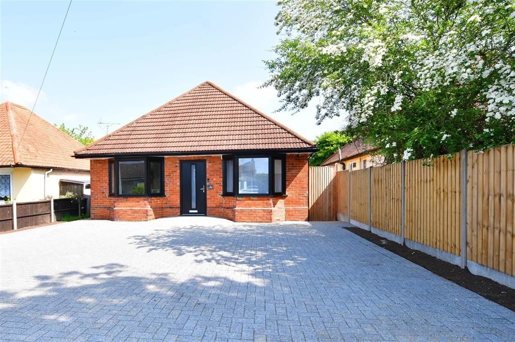 4 bed detached bungalow for sale in Beaver Lane, Ashford, Kent TN23