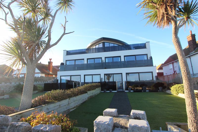 3 bed flat for sale in Marine Drive, Rhos On Sea, Colwyn Bay LL28 Zoopla