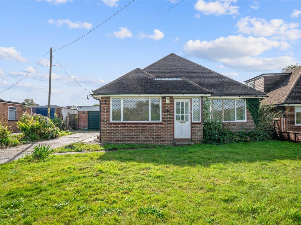 3 bed bungalow for sale in Queensway, Hazlemere, High