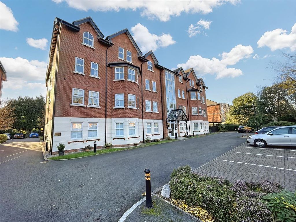 2 bed flat for sale in Northenden Road, Sale M33, £285,000 Zoopla