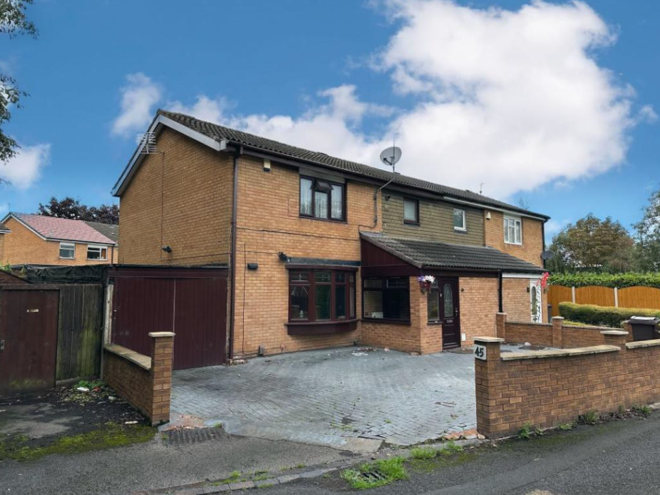 4 bed property for sale in Holloway Street, Wolverhampton, West