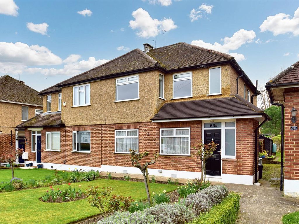 2 bed to rent in Alandale Drive, Pinner HA5, £1,650 pcm Zoopla