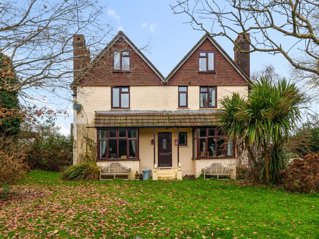 5 bed detached house for sale in Ellenwhorne Lane, Staplecross