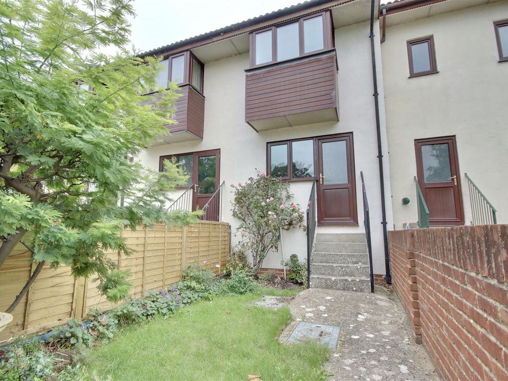 2 bed terraced house for sale in White Cloud Park, Southsea PO4, £