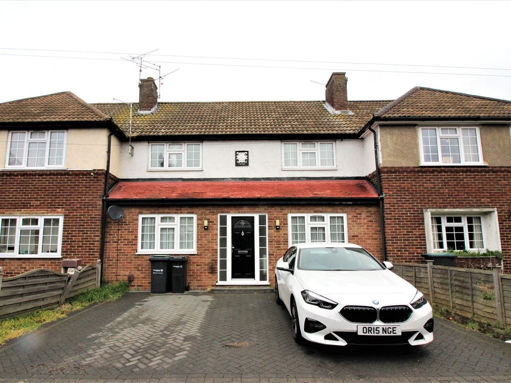 3 bed terraced house to rent in Hever Court Road, Gravesend, Kent DA12