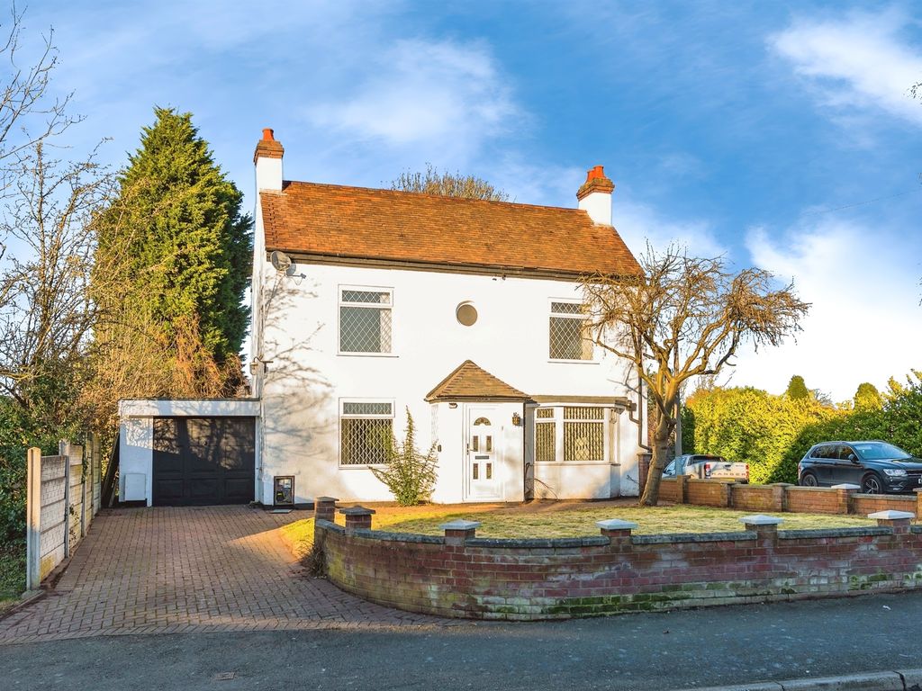 4 bed detached house for sale in Salters Lane, Tamworth B79, £400,000