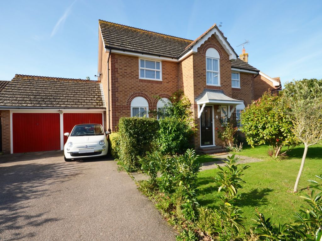 4 bed detached house for sale in Goldcrest Avenue, Wick, Littlehampton