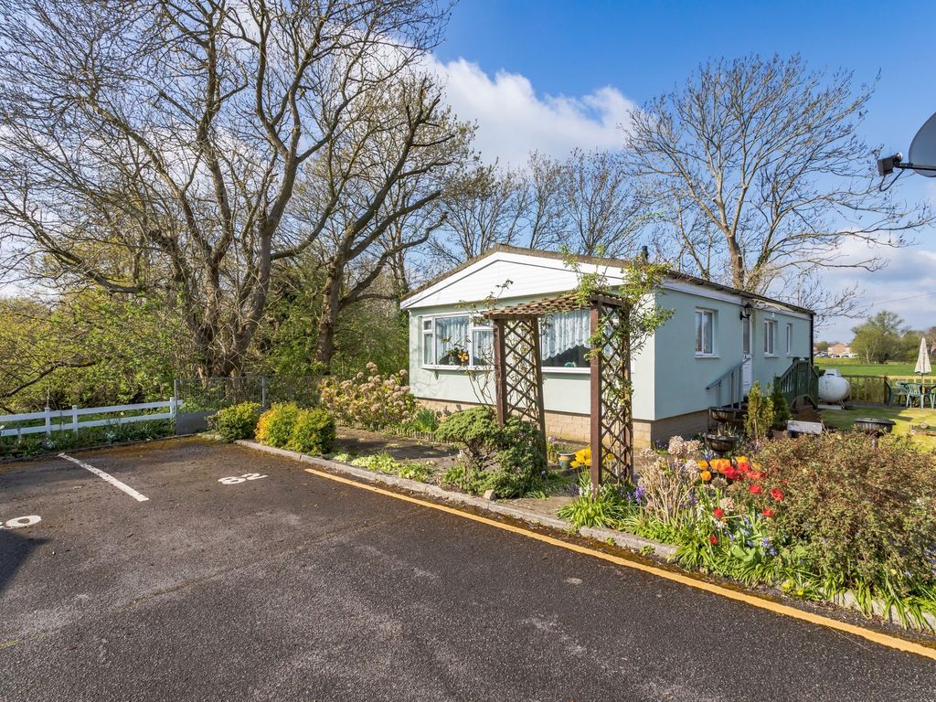 2 bed mobile/park home for sale in Bonehurst Road, Horley RH6 Zoopla