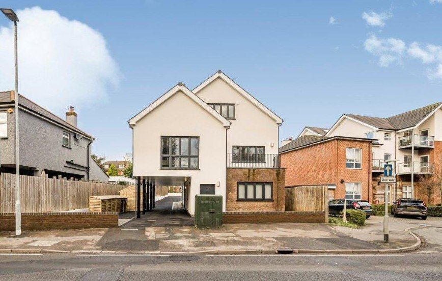 1 bed flat to rent in 16 Lower Luton Road, Harpenden AL5, £1,200 pcm