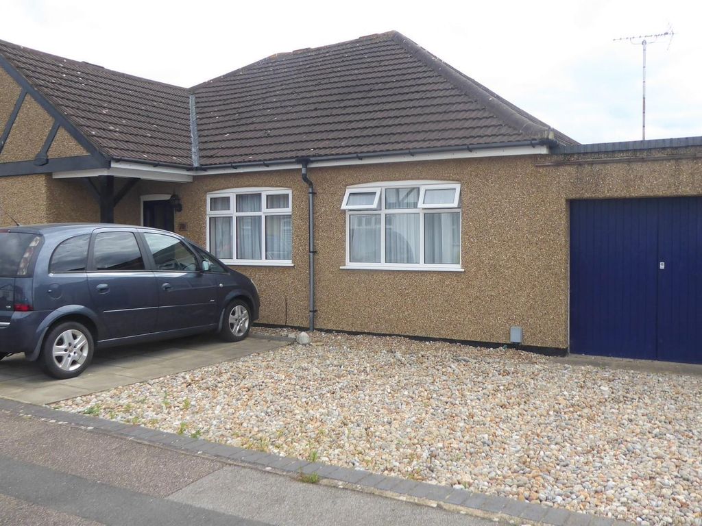 3 bed detached bungalow for sale in Elm Avenue, Watford WD19 Zoopla