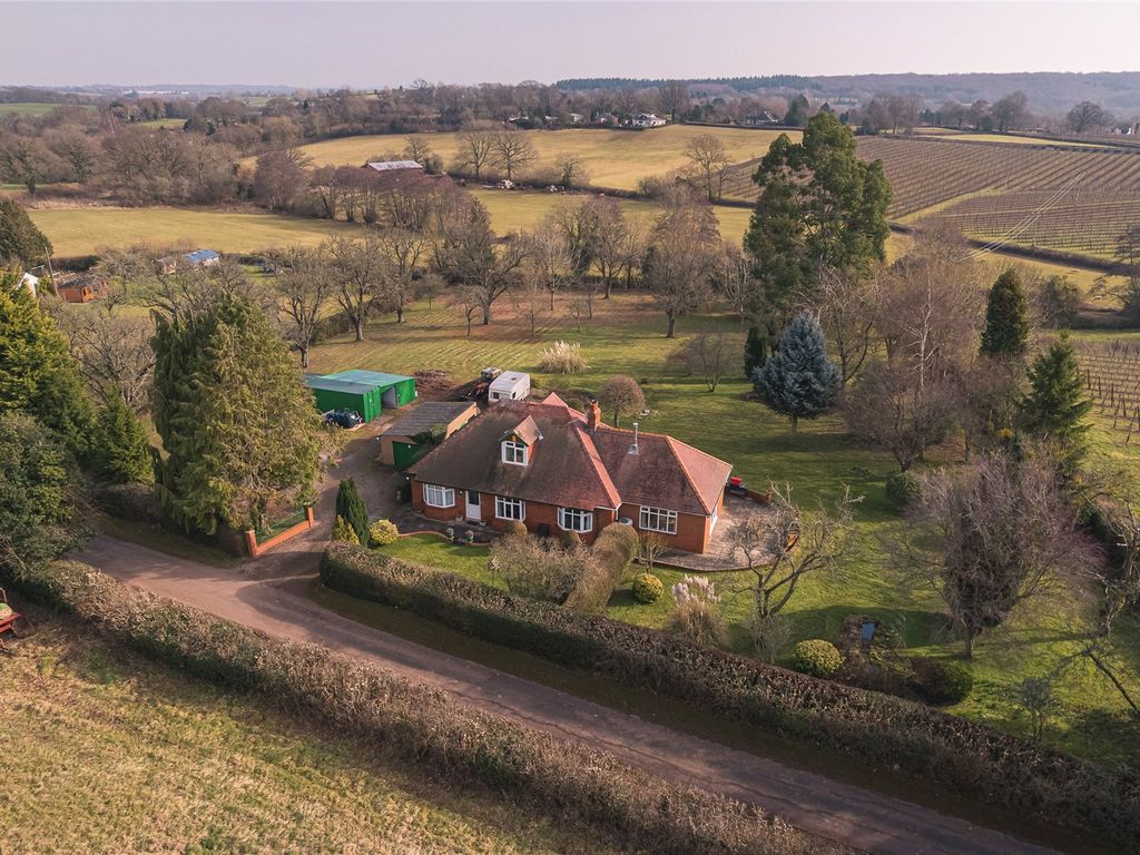 3 bed bungalow for sale in Gorsley, RossOnWye, Herefordshire HR9 Zoopla
