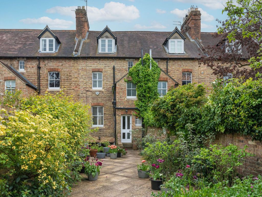 3 bed terraced house for sale in St. Bernards Road, Oxford OX2, £