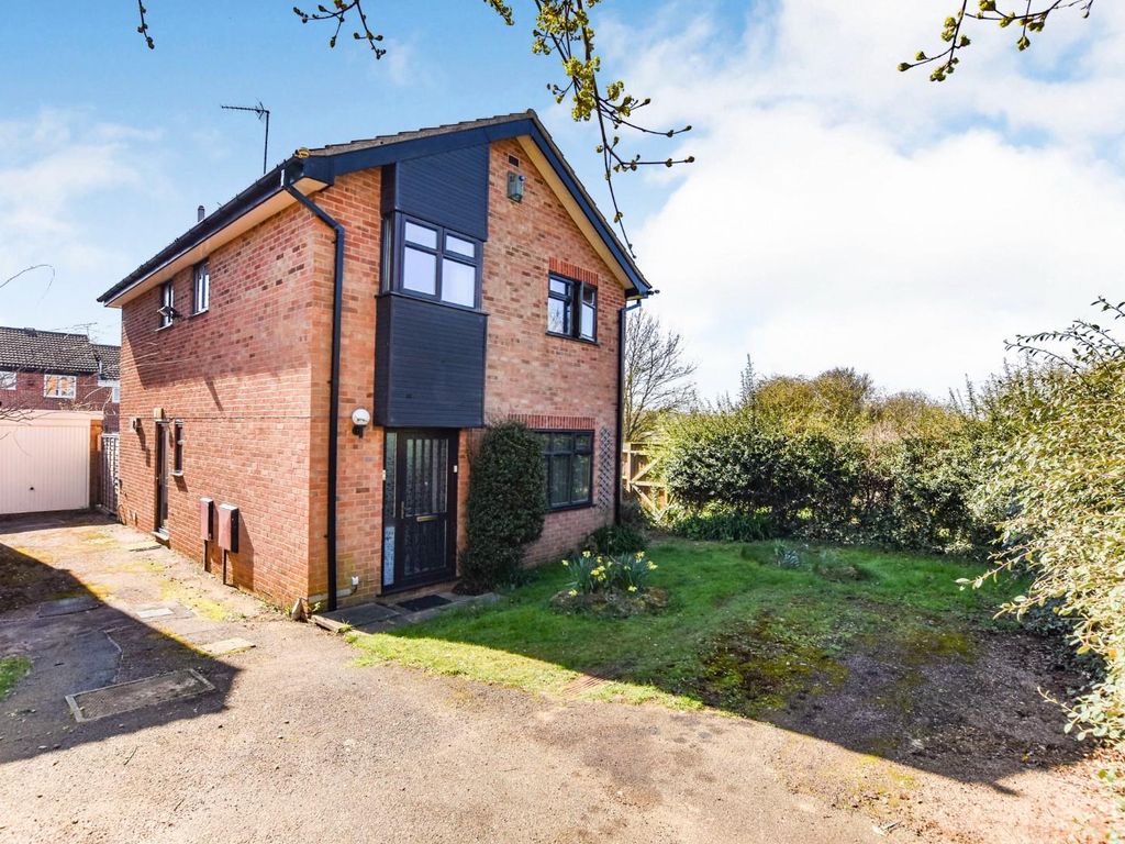 4 bed detached house for sale in Redland Drive, Kingsthorpe