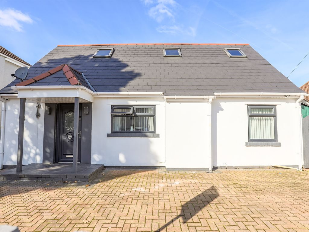 2 bed bungalow for sale in Greenway Road, Rumney, Cardiff CF3, £280,000