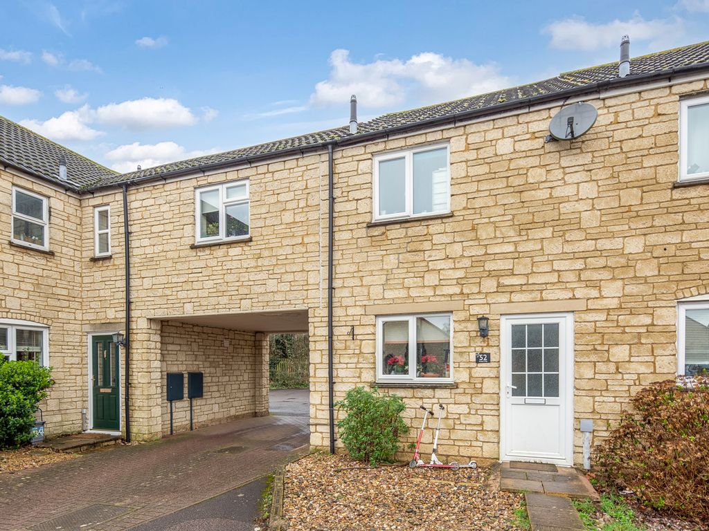 2 bed terraced house for sale in Avocet Way, Bicester OX26, £290,000