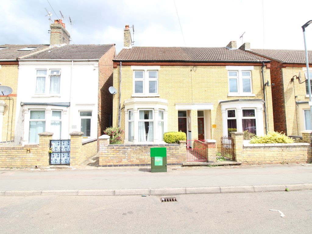 3 bed semidetached house for sale in Dickens Street, Peterborough PE1