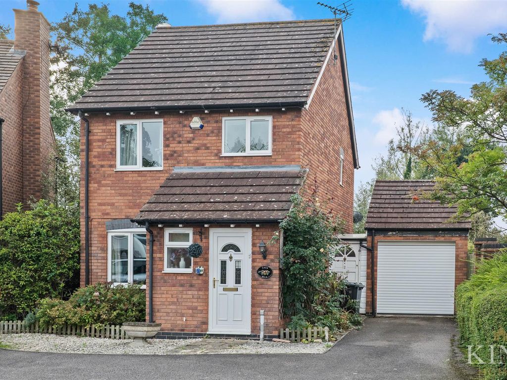 3 bed detached house for sale in The Covers, Studley, Warwickshire B80