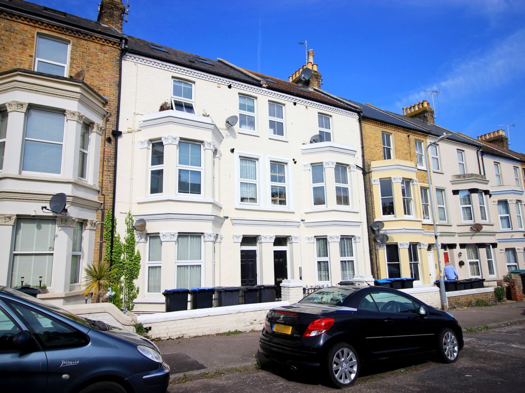 2 bed flat for sale in Gordon Road, Cliftonville, Margate CT9 Zoopla