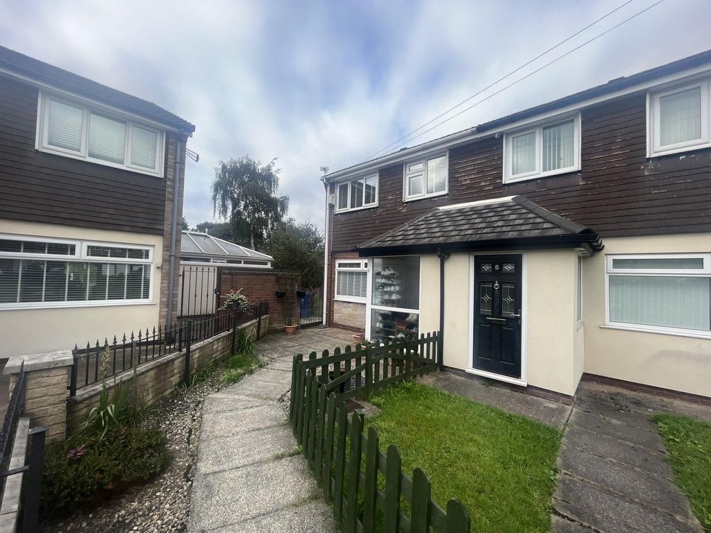 3 bed semidetached house for sale in Bosworth Close, Whitefield, Manchester M45, £210,000 Zoopla