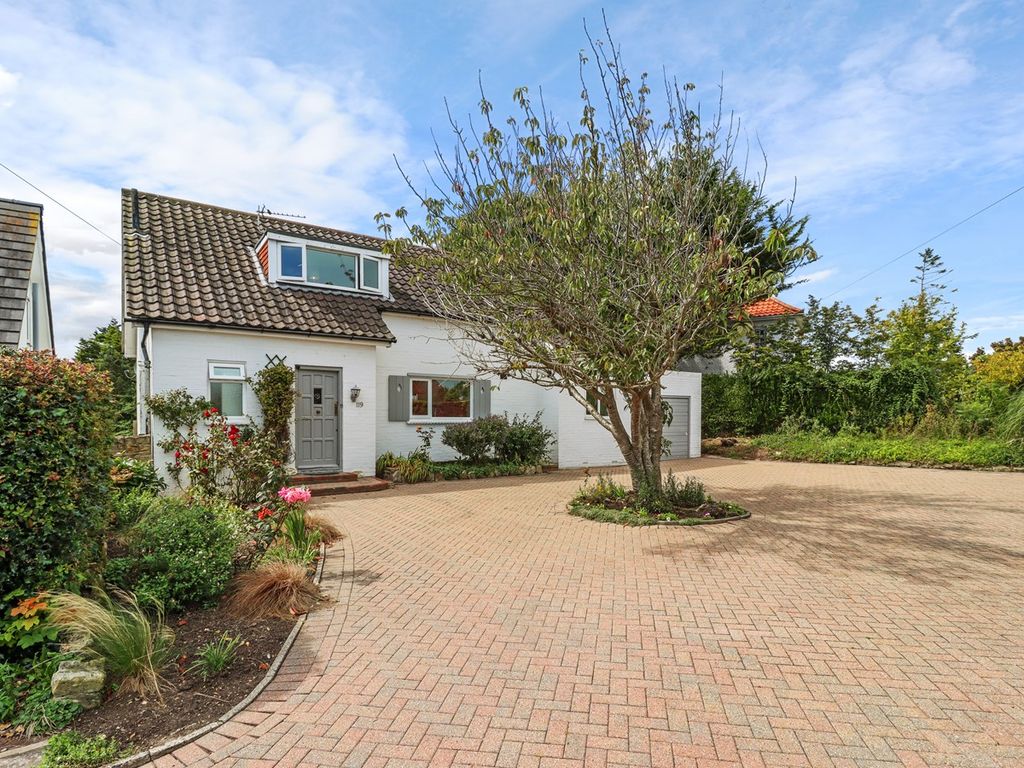 4 Bed Detached House For Sale In Willingdon Road Eastbourne Bn21 £