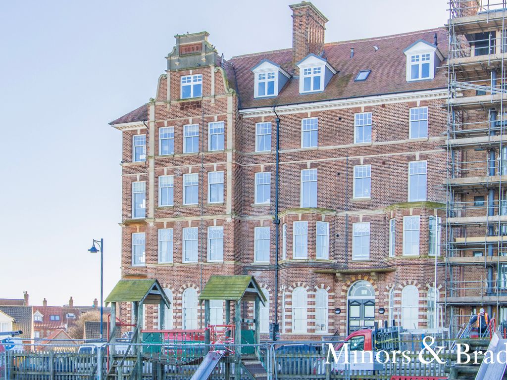2 bed flat for sale in The Esplanade, Sheringham NR26 Zoopla
