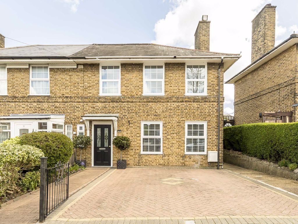 3 bed semidetached house for sale in Kelvington Road, London SE15 Zoopla