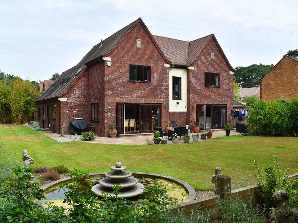 4 bed detached house for sale in Castlemews, Ringwood BH24 Zoopla