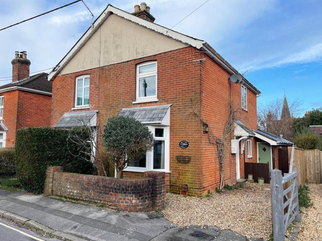 2 bed semidetached house for sale in Wellands Road, Lyndhurst SO43, £