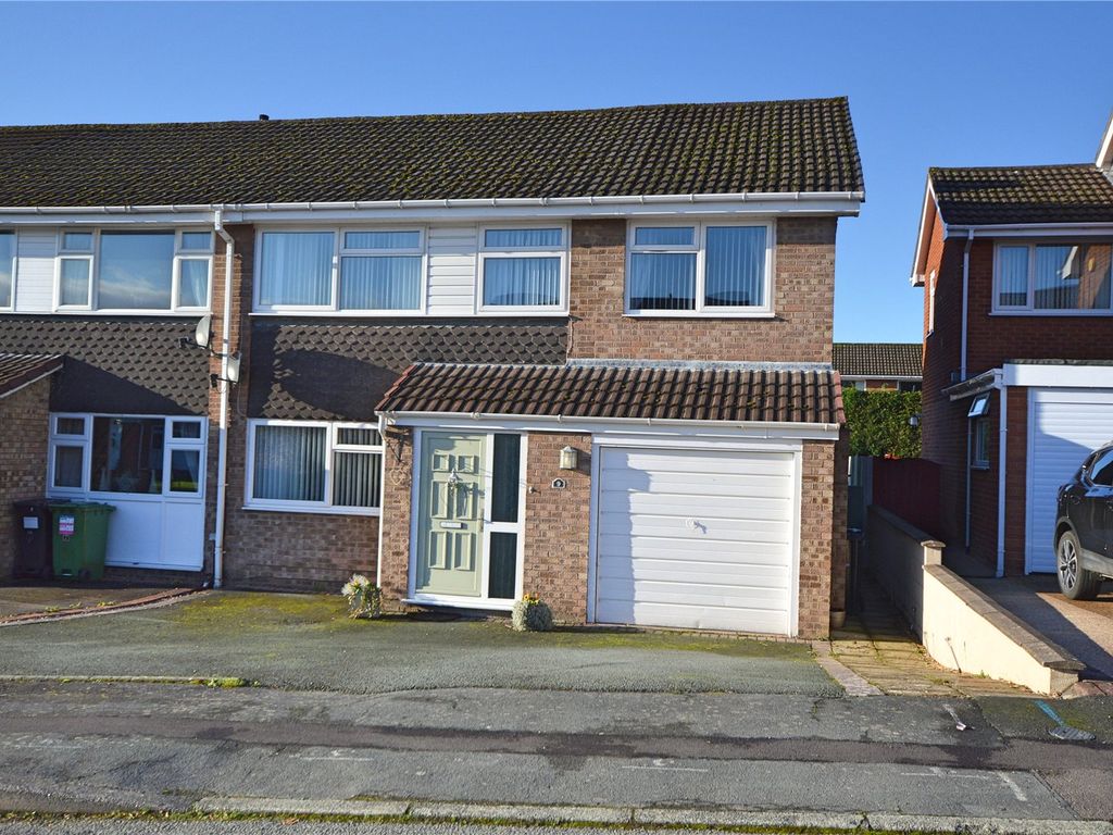 3 bed semidetached house for sale in Brynglas Close, Newtown, Powys