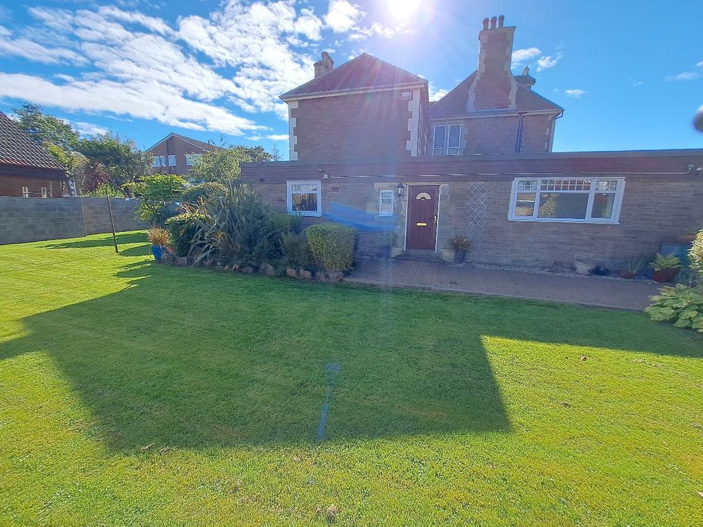 3 bed semidetached house to rent in Victoria Road, Broughty Ferry