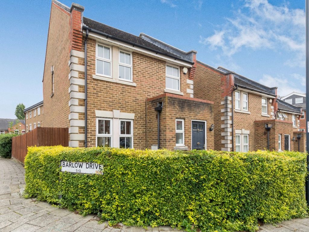 3 bed end terrace house to rent in Barlow Drive, London SE18 Zoopla