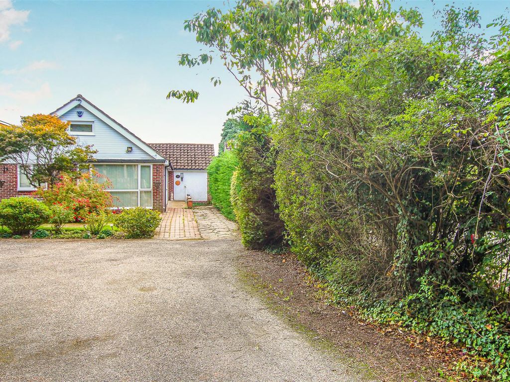 3 bed detached bungalow for sale in Church Close, Ongar Road, Kelvedon