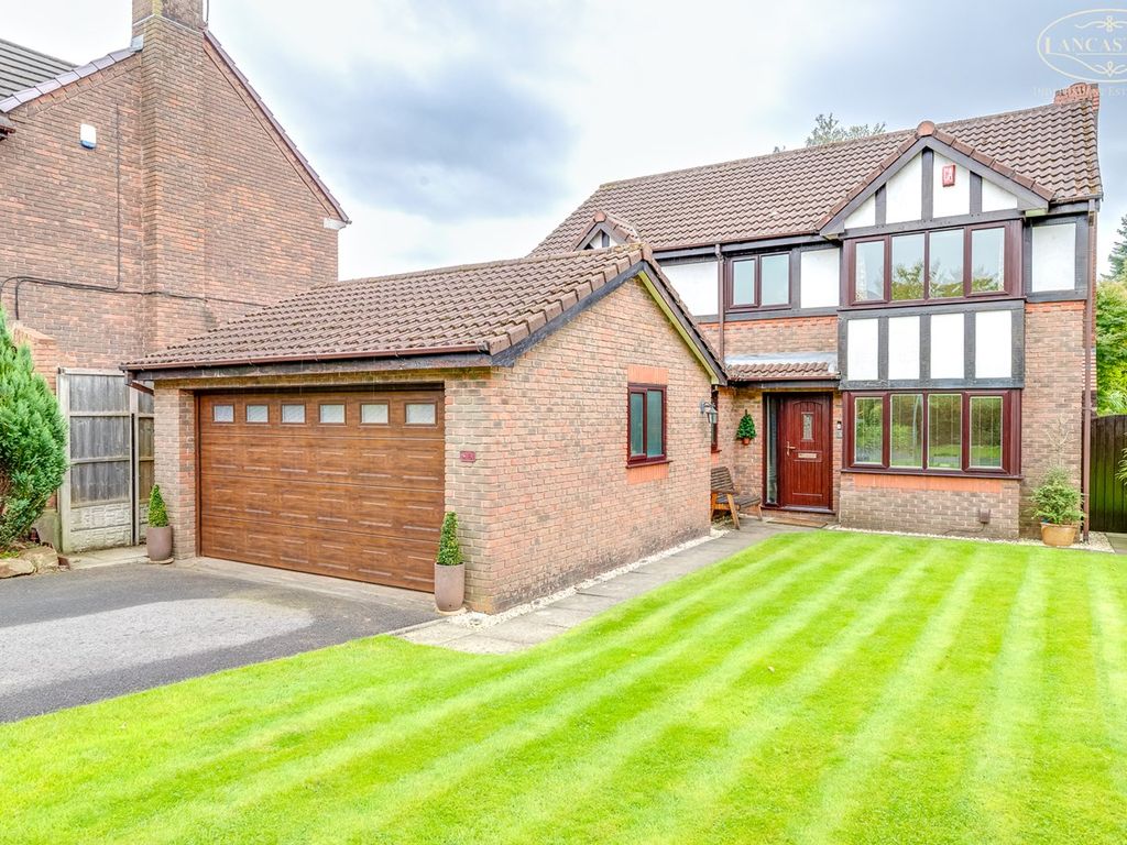 4 bed detached house for sale in Hasguard Close, Bolton BL1, £575,000
