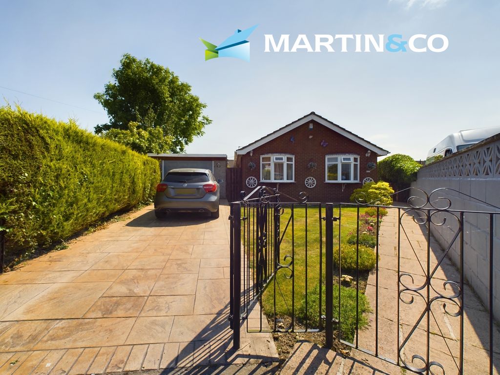 2 bed detached bungalow for sale in Church Lane, Featherstone