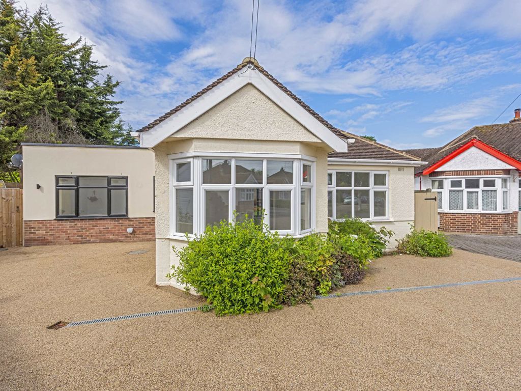 4 bed bungalow for sale in Burleigh Gardens, Ashford TW15 Zoopla