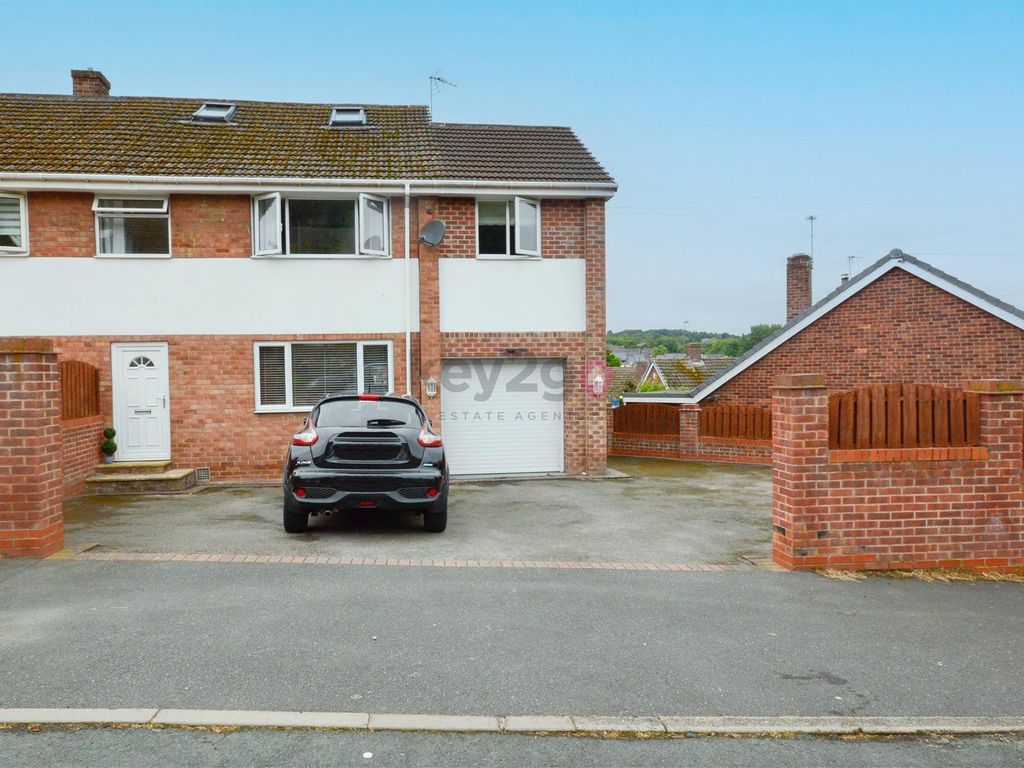 4 bed semidetached house for sale in William Crescent, Mosborough