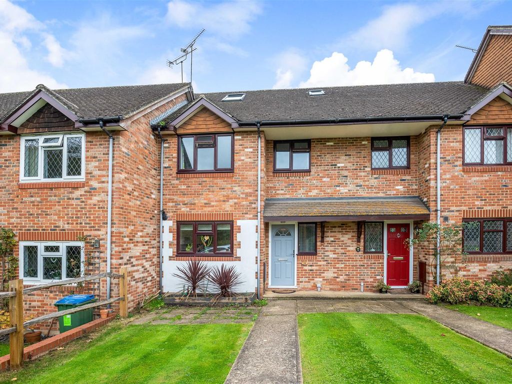 3 bed terraced house for sale in Robinwood Drive, Seal, Sevenoaks TN15