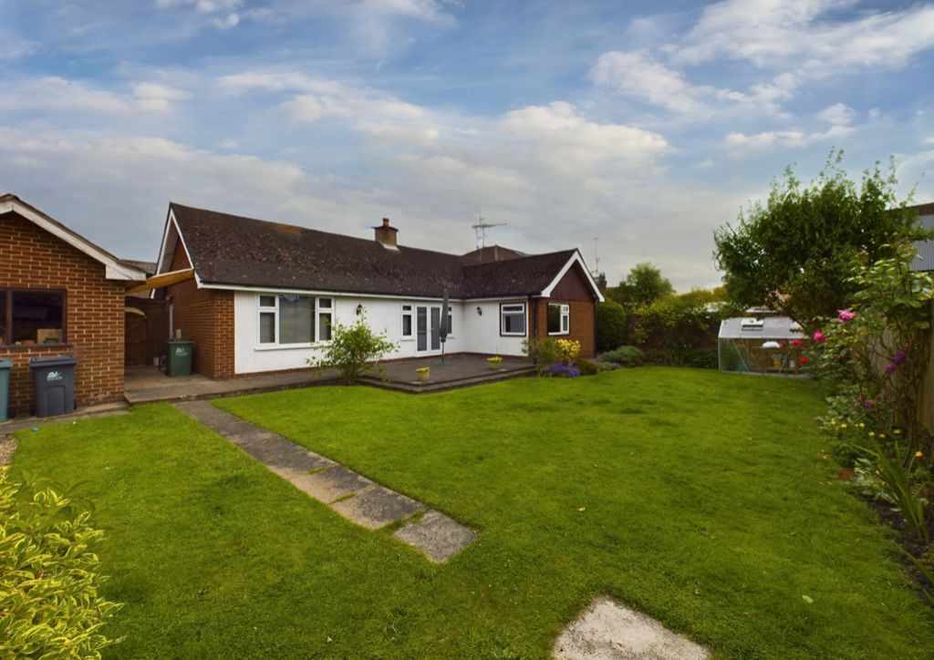 3 bed bungalow for sale in High Street, Swanwick, Alfreton DE55, £